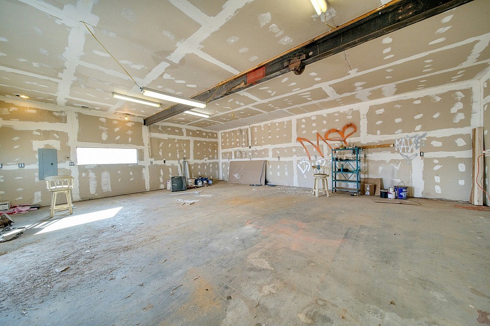 Hang, Finish, Paint- Over 35 years experience